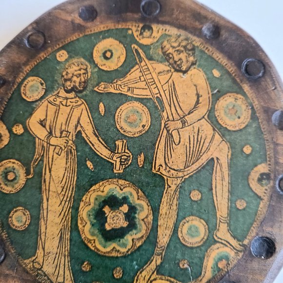 Wooden round hand made wall plague. - Picture 2 of 4